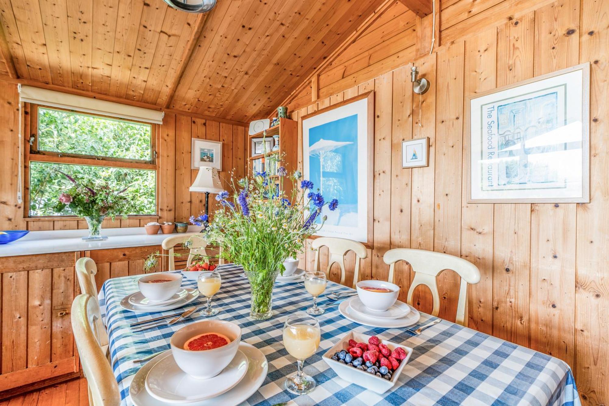 Scandinavian Style Lodge In Rock Wadebridge Exterior foto